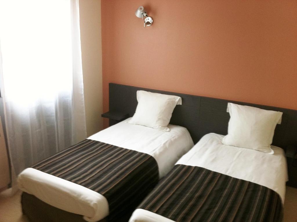 Fasthôtel Le Râle Des Genêts Dun-sur-Meuse Zimmer foto